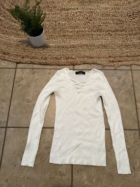 CRISS CROSS KNIT SWEATER